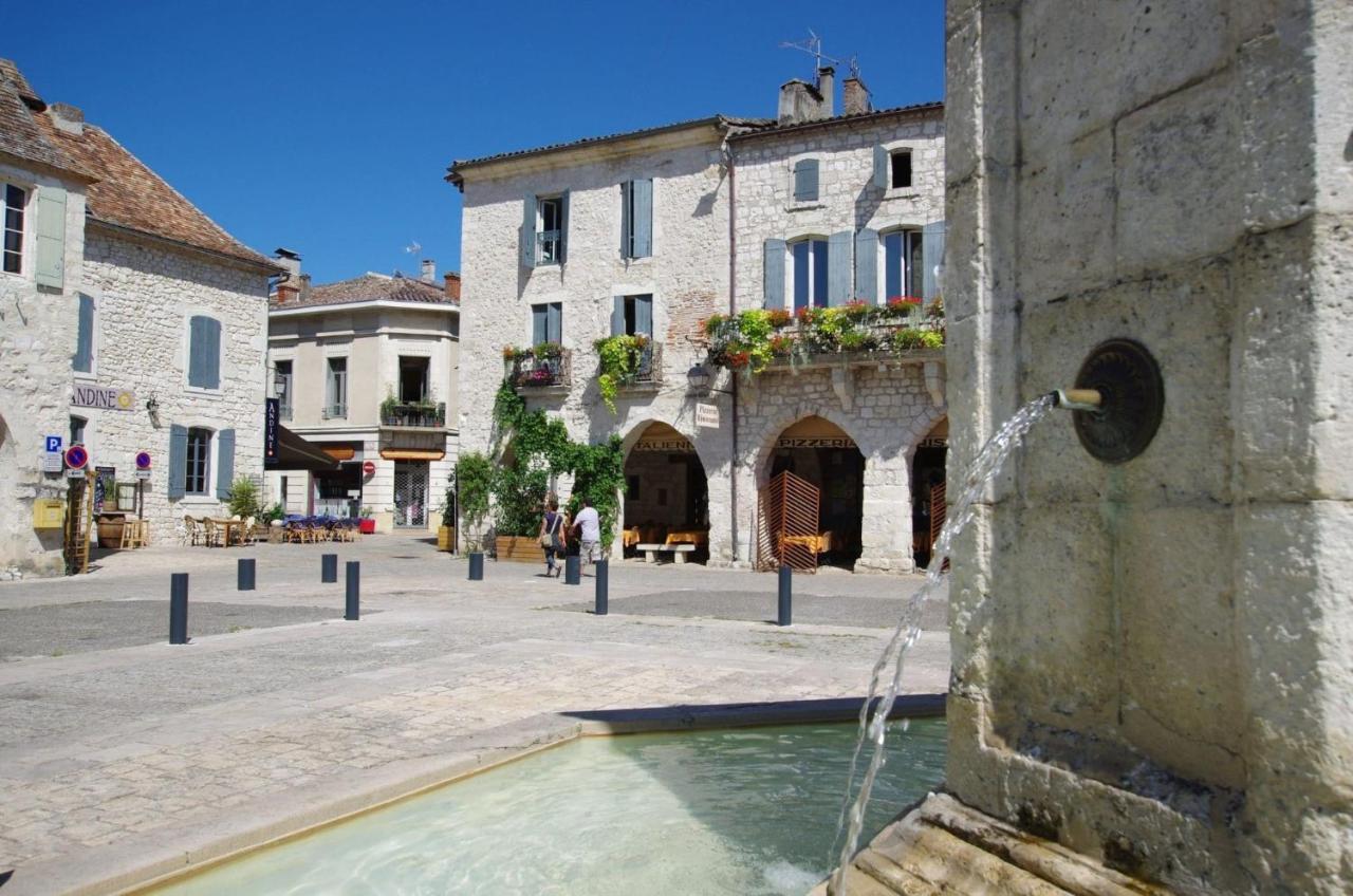 Gîte la canopée à Duras - Piscine Exterior foto